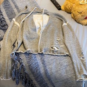 Cropped grey sweatshirt